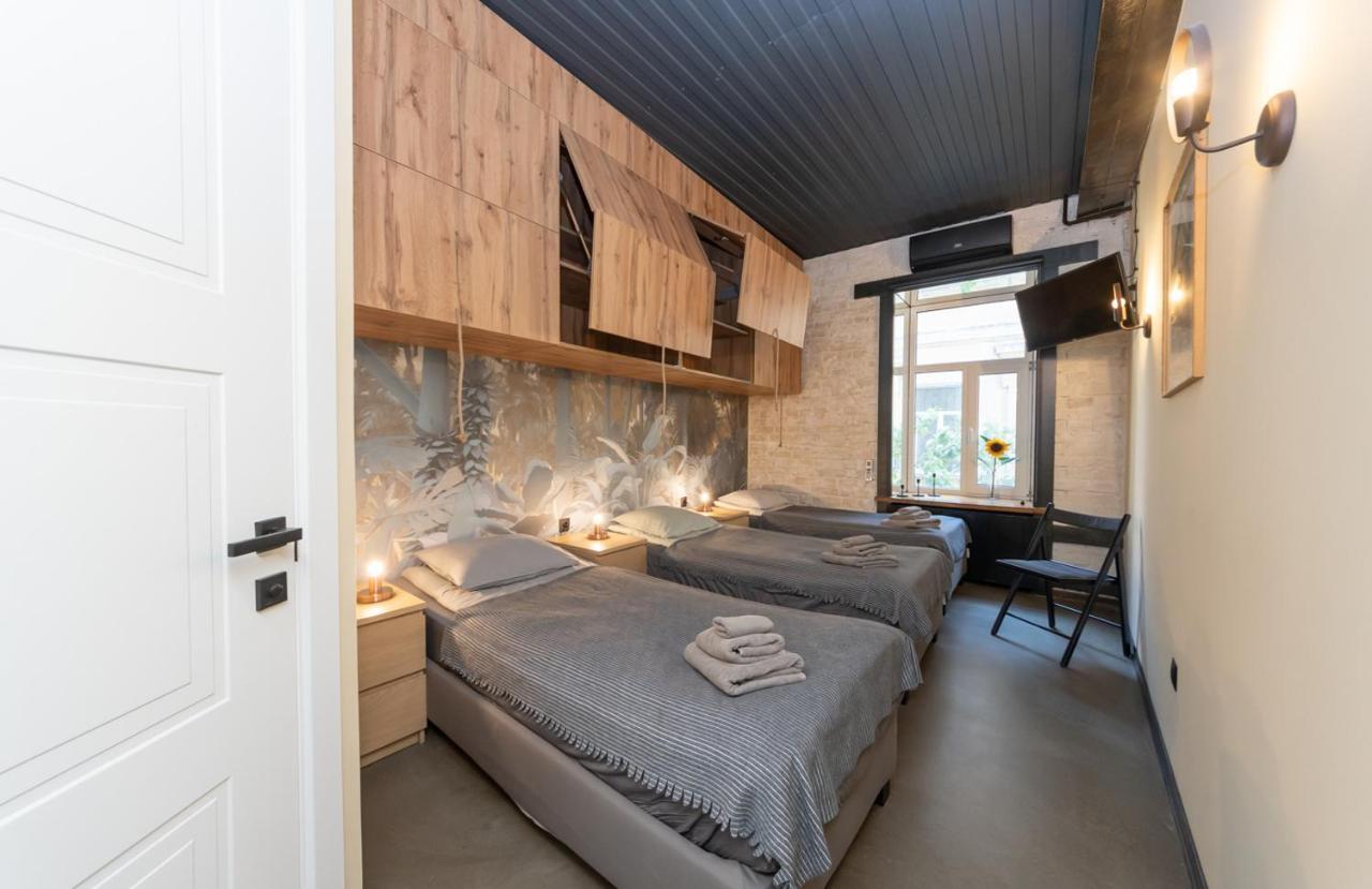 Apart Hotel On Zoloti Vorota Kiev Luaran gambar