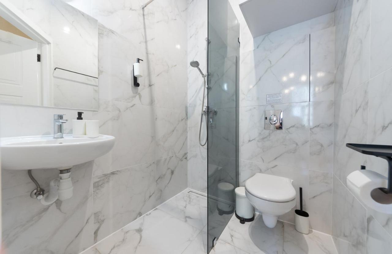 Apart Hotel On Zoloti Vorota Kiev Luaran gambar
